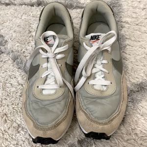 Nike Waffle Debut Size 8.5 Sneakers
Men's Shoes